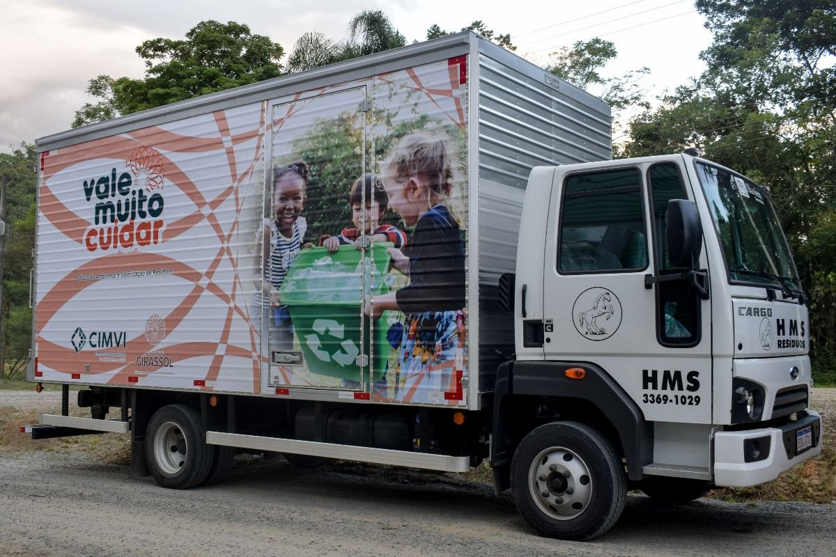 Em Tr S Meses De Trabalho Hms Recolheu Mais De Cem Toneladas De Lixo