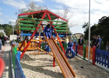 Inaugurada Praça na rua Alois Erthal