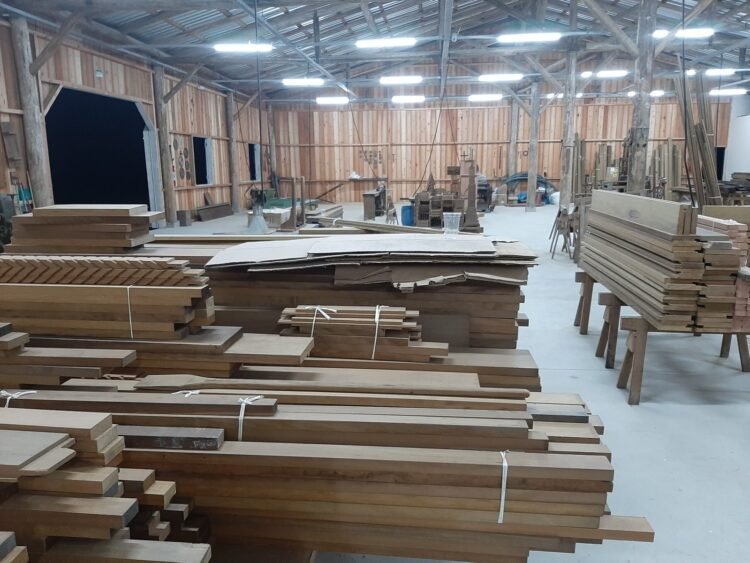 Marcenaria de 70 anos abre as portas em novo endereço