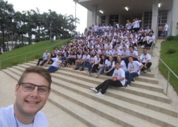 Jovens do sul do Brasil e do Paraguai em missões no município