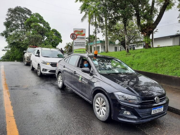 Brusque busca vacinas em Blumenau