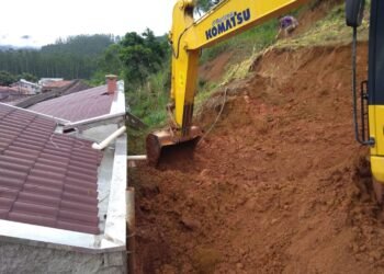 Barreira atinge casa no Lageado Baixo