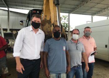 Prefeitura de Guabiruba fornece uniforme à Secretaria de Obras