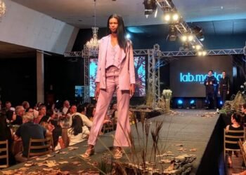 Desfile da 65ª Pronegócio apresenta tendências do Inverno 2024