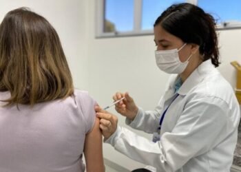 Sala de Vacinas funciona meio período nesta sexta-feira (2)