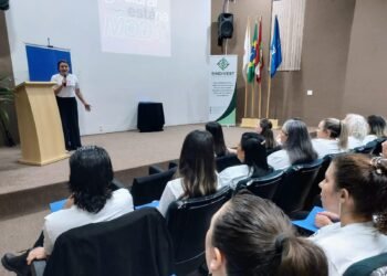 Últimas vagas para o Curso de Costura Industrial gratuito do Sindivest