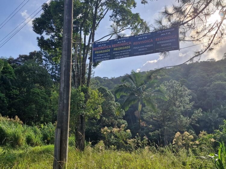 Moradores reivindicam melhorias no bairro Planície Alta