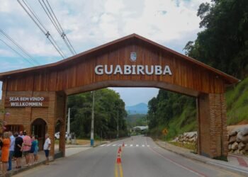 Novo portal de entrada de Guabiruba é inaugurado na rua São Pedro