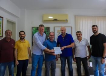 Assinadas as ordens de serviço para execução de pavimentações e abatedouro municipal