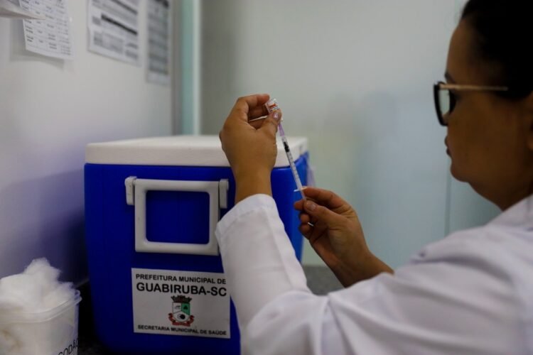 Guabiruba promove Dia D de vacinação contra a Influenza