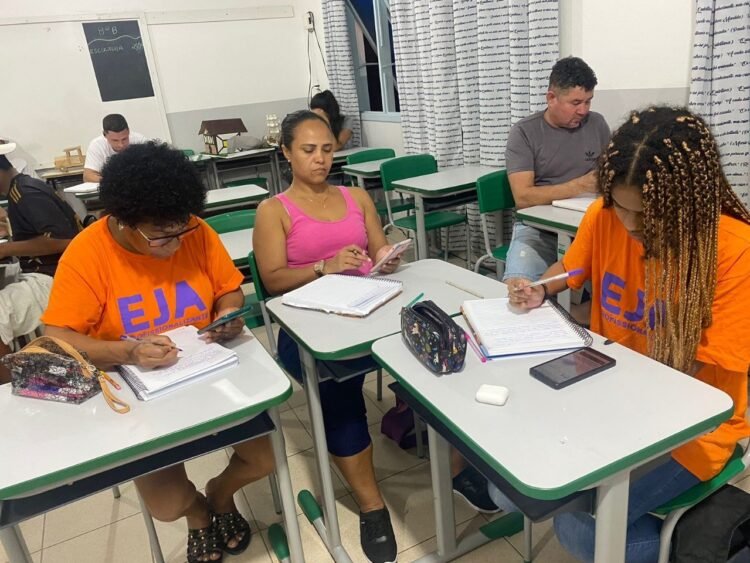 Projeto EJA conquista terceiro lugar no Prêmio Educador Transformador