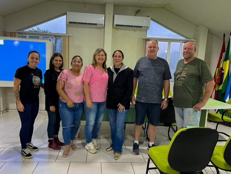 Conselho Municipal do Idoso realiza capacitação para fortalecer a defesa dos direitos da população de Guabiruba