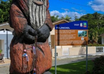 Secretaria de Turismo inicia revitalização das placas de atrativos turísticos