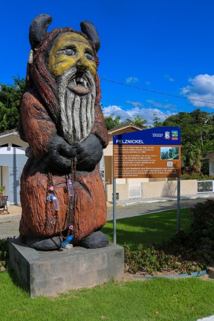 Secretaria de Turismo inicia revitalização das placas de atrativos turísticos