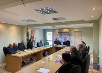 AmpeBr sedia reunião para reativação do Vale dos Teares Convention & Visitors Bureau