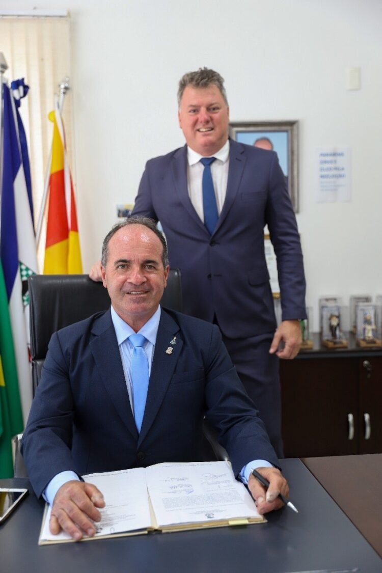 Zirke e Cledson são empossados para a gestão 2025-2028