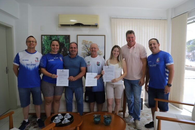 Secretaria de Esportes realiza assinaturas dos contemplados com a Bolsa Técnico 2025