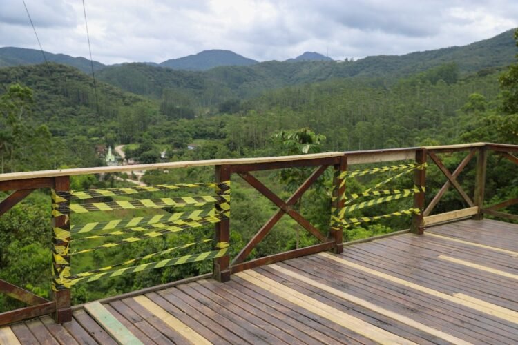 Mirante Nonno Vicente Stedile, no Lageado Alto, é alvo de vandalismo