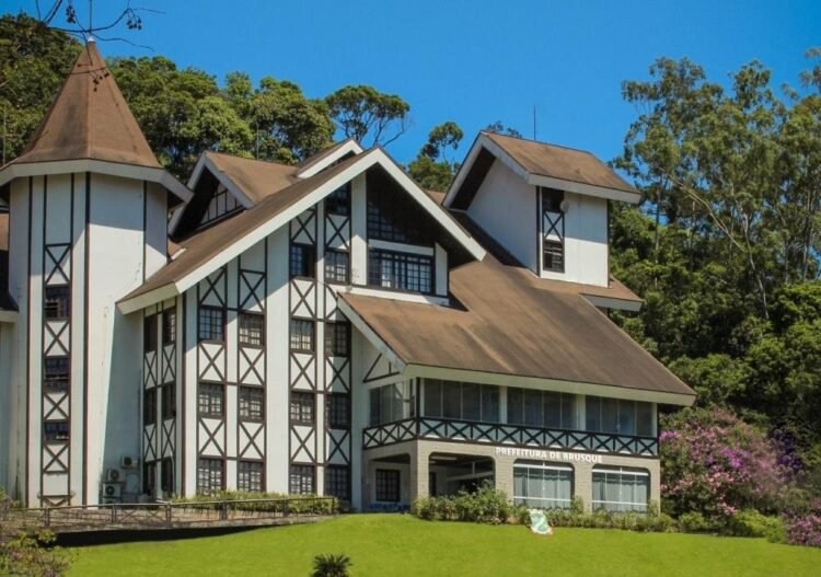 Prefeitura de Brusque abre processo seletivo inédito para cargos comissionados