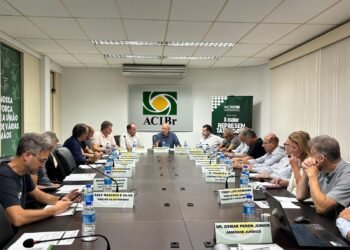 Prefeito e vice de Guabiruba participam da reunião de diretoria da ACIBr