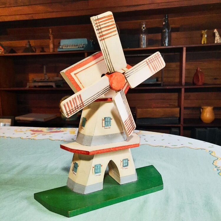 [IAK] Você conhece a caixinha de música em formato de Moinho de Vento?