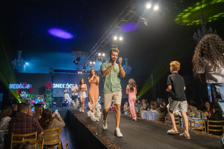 Alto Verão 2026: Desfile da 71ª Pronegócio reúne tendências da estação