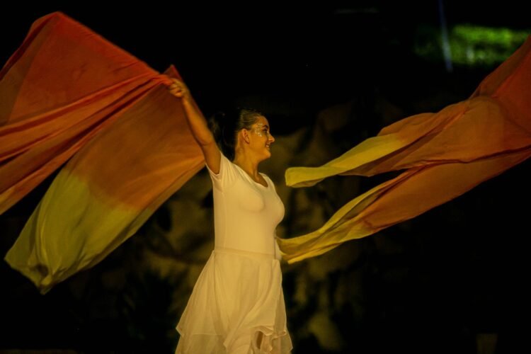 Teatro Paixão e Morte de Um Homem Livre abre vagas para coreografia da 25ª edição do espetáculo