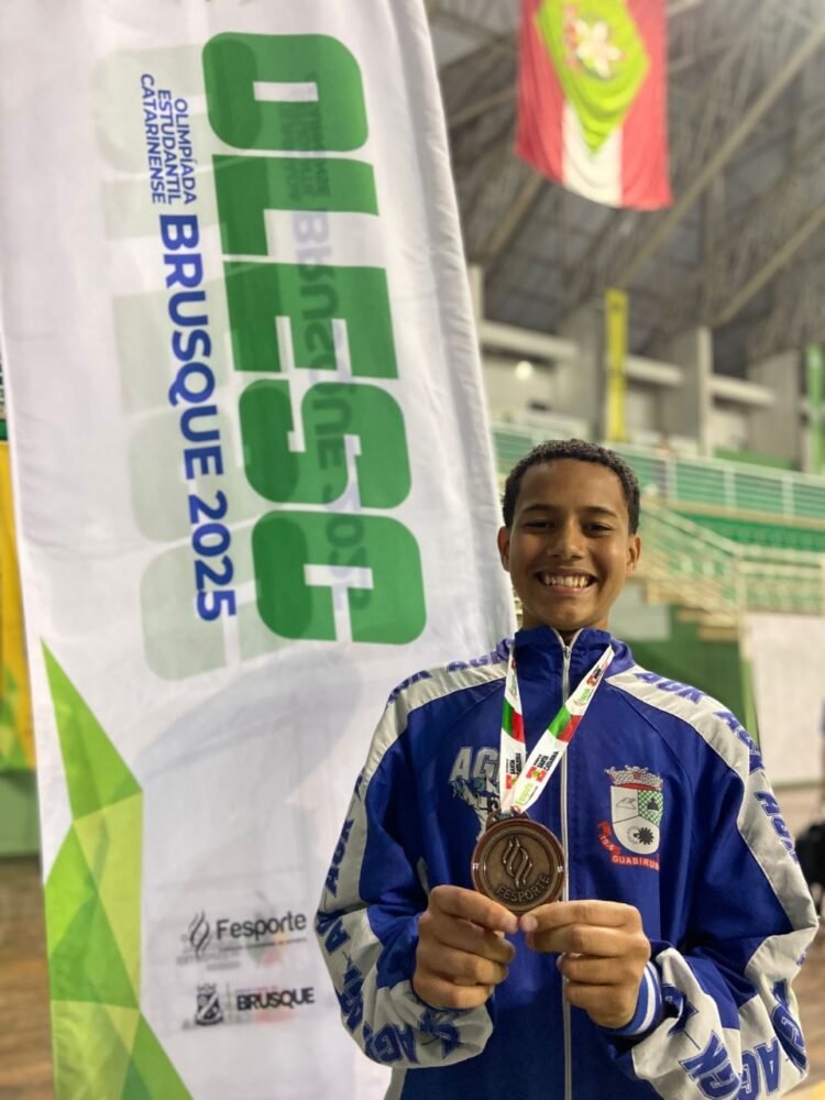 Atleta de Guabiruba conquista medalha de bronze no karatê na Olesc 2025