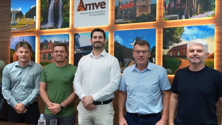 Prefeito de Brusque, André Vechi, é eleito presidente da Amve para 2026