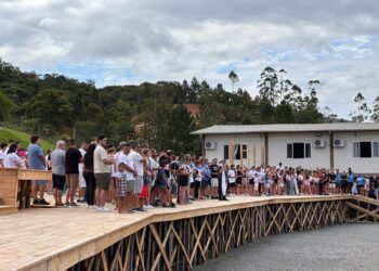 Elenco de “Paixão e Morte de Um Homem Livre” realiza primeiro ensaio no palco da 25ª edição