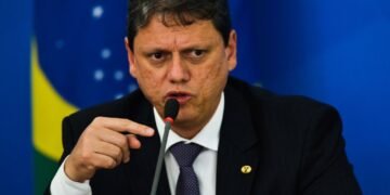 O que está por trás do recuo de Tarcísio?