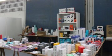 Apae de Brusque promove bazar com mercadorias apreendidas pela Receita Federal