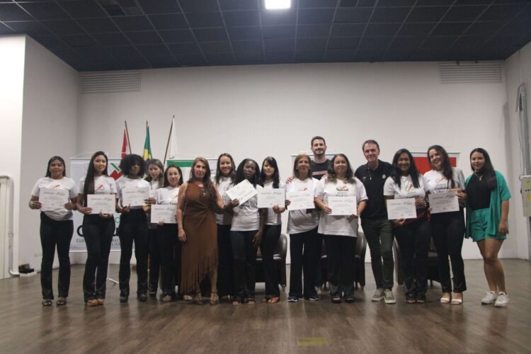 Setor têxtil de Brusque recebe 62 novos profissionais formados em curso gratuito