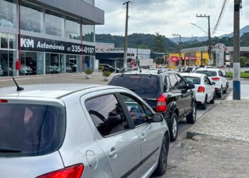 Postos de Guabiruba registram filas após anúncio de mobilização nacional de caminhoneiros