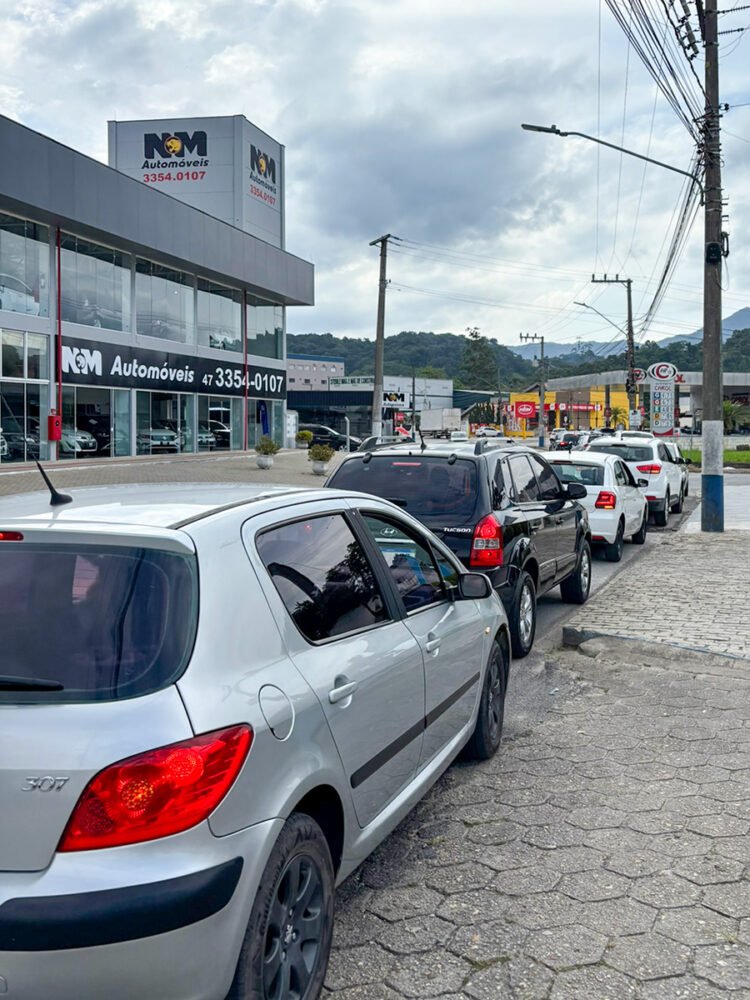 Postos de Guabiruba registram filas após anúncio de mobilização nacional de caminhoneiros