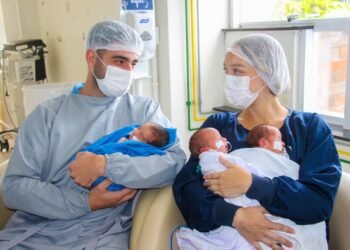 Família celebra o nascimento de trigêmeos em Brusque