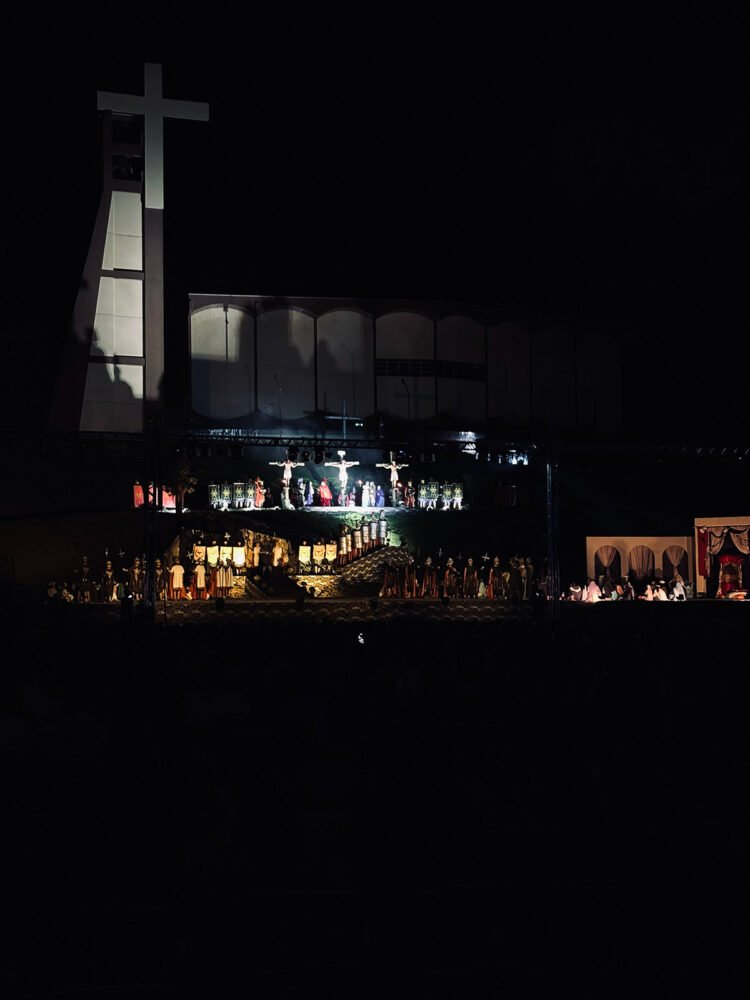 [GALERIA] Espetáculo Paixão e Morte de um Homem Livre realiza primeira sessão da edição de 25 anos