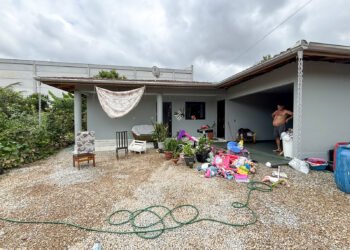 [FOTOS] Rua Pedro Zimmermann registra alagamento e rastro de lama no bairro Guabiruba Sul